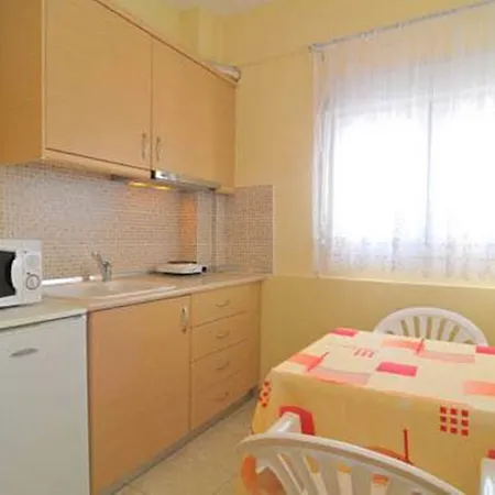 Nestor Apartment *