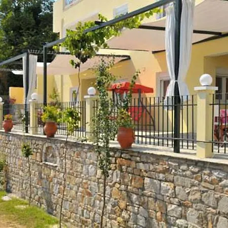 Διαμέρισμα Nestor