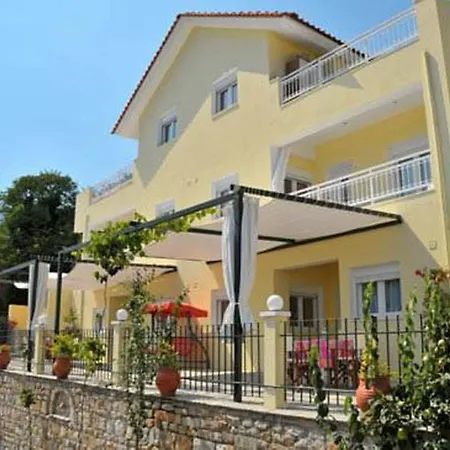 Nestor Χρυσή Αμμουδιά